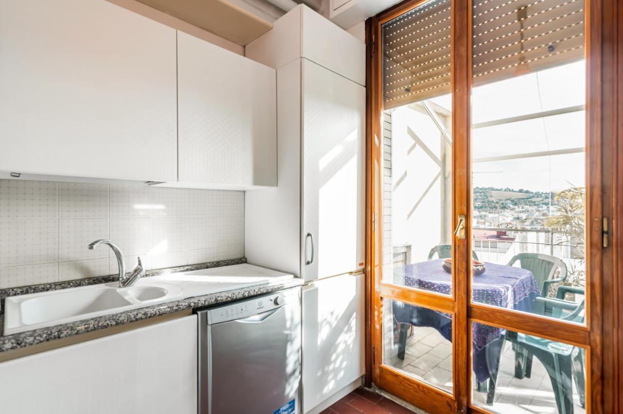 Attico Pisaurum - Central Apartment With Parking! Πέζαρο Εξωτερικό φωτογραφία